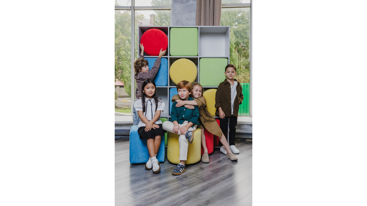 Furniture Region 715 