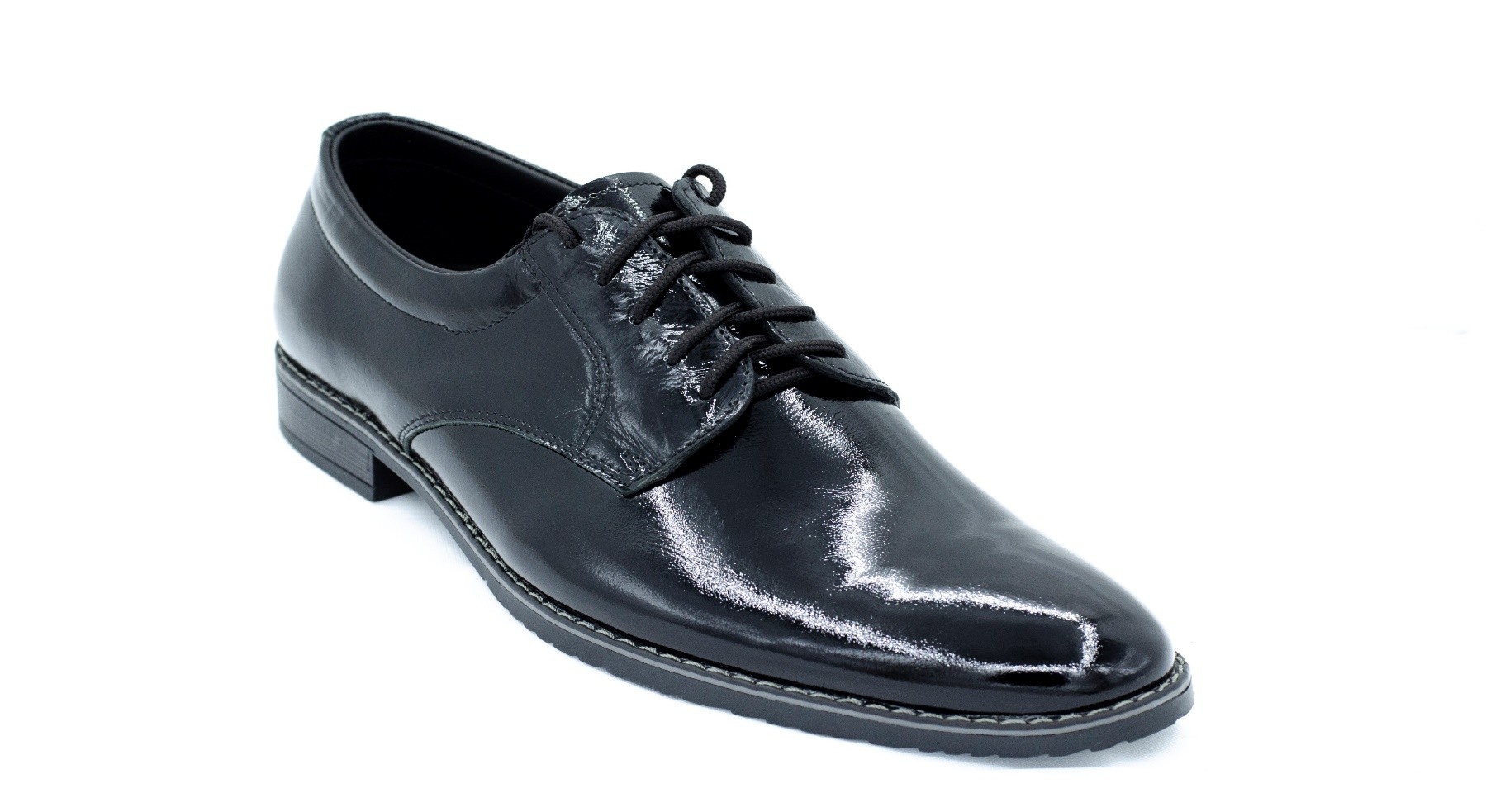  leather footwear