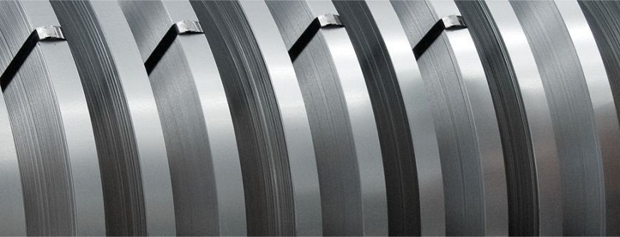 Galvanized strip and galvanized polymer coated strip