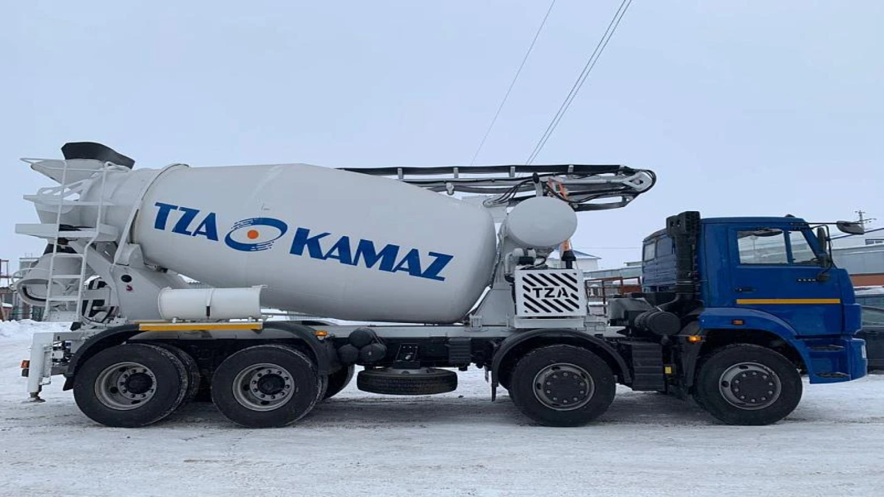 Concrete mixer truck with conveyor belt K-12