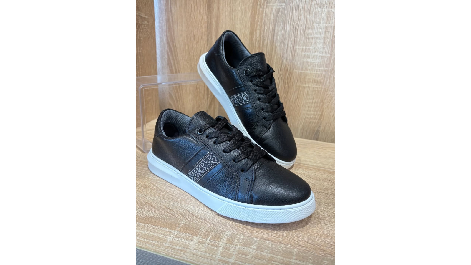 Sharkey Leather Sneakers with Traditional Ornament