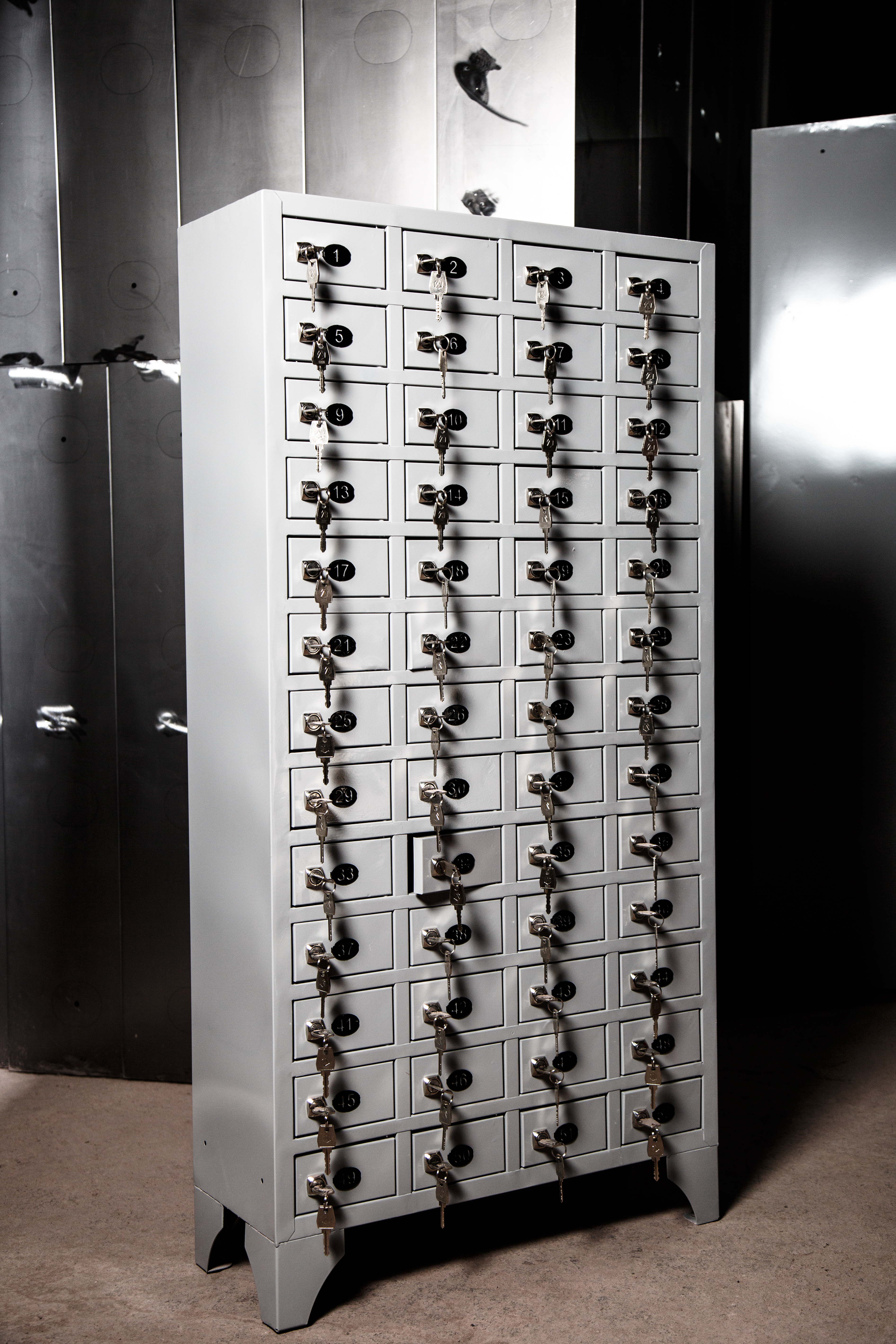 Metal cabinet for storing cell phones SHKHM Sotovik-52 on legs