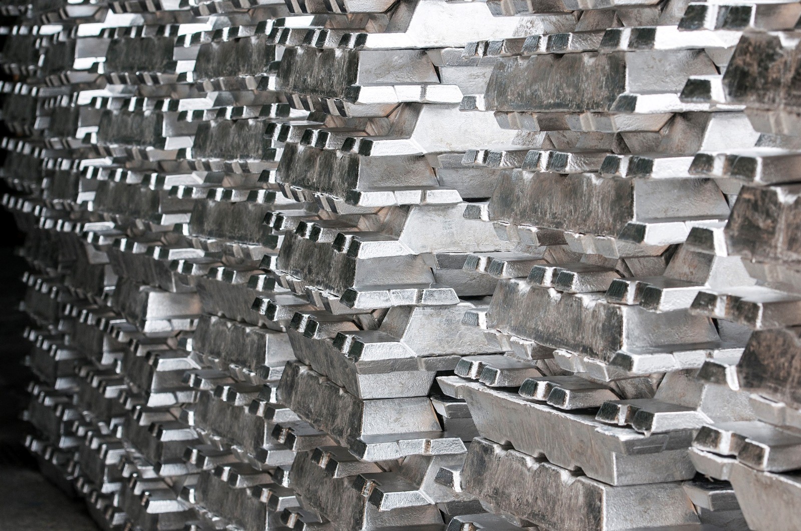 Aluminum ingots