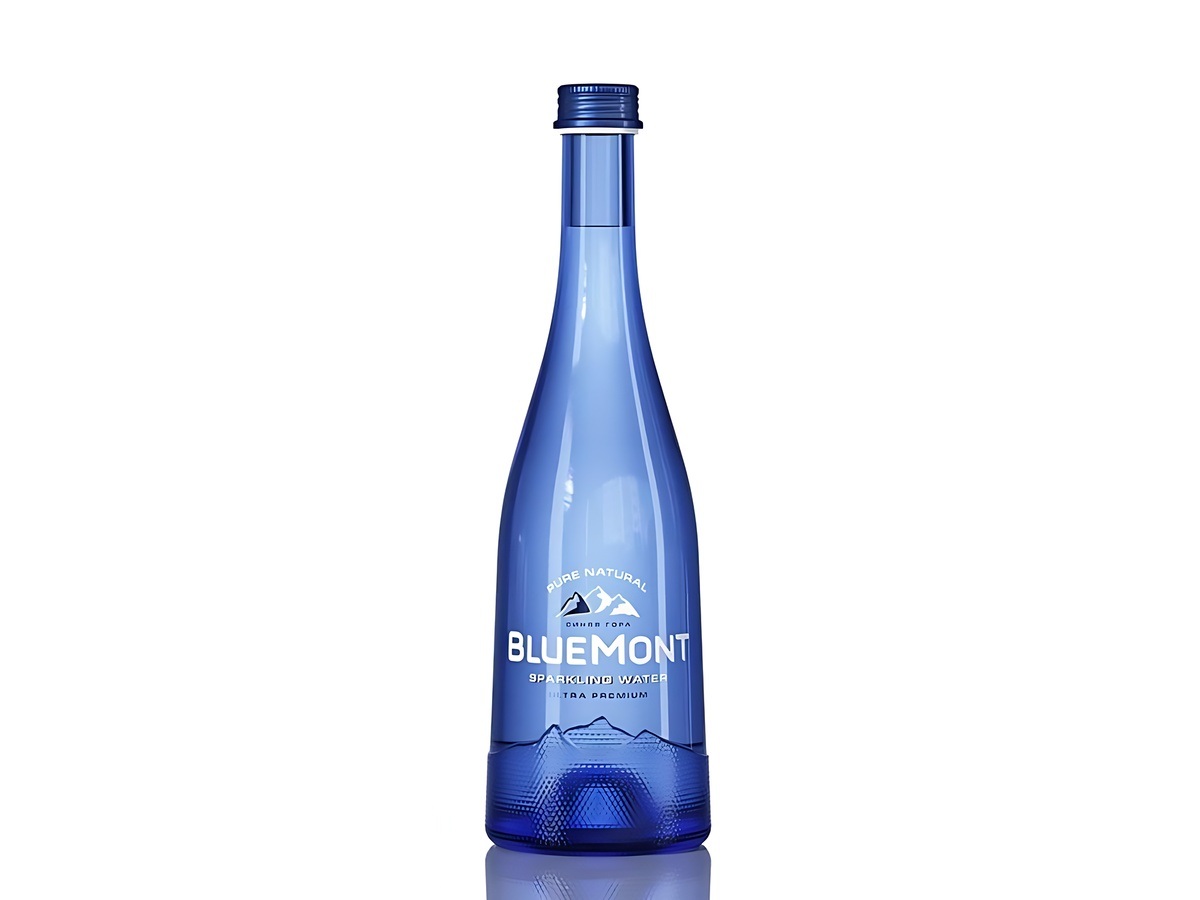 BlueMont natural sparkling drinking water in a glass bottle, volume 0.7 L.